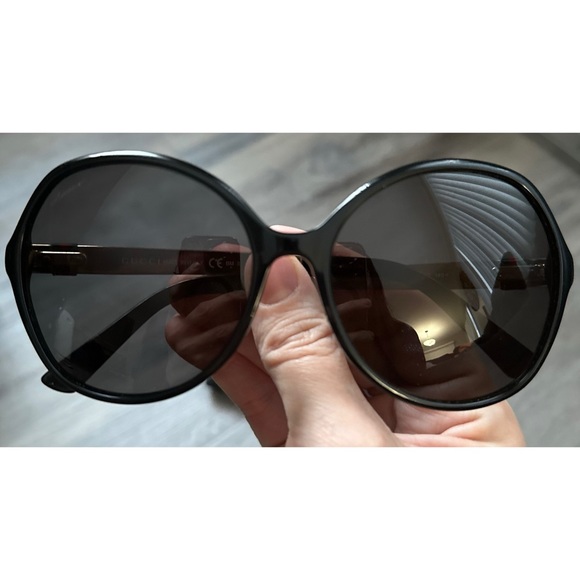 Women’s Gucci Oversized Sunglasses - Picture 2 of 12